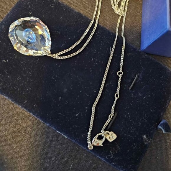 Swarovski Neon Crystal Pendant NWOT - Picture 4 of 4